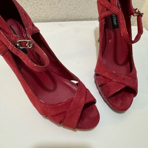 White House Black Market leather (suede) peep toe 3.75 inch heel pumps 8 M - Picture 9 of 12